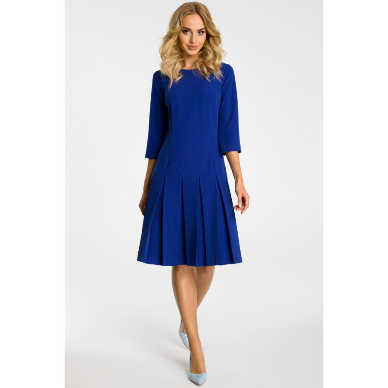 M336 Sukienka z obniżoną talią i kontrafałdami - chabrowa