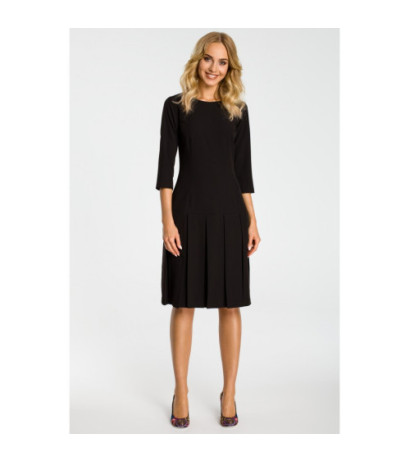 M336 Sukienka z obniżoną talią i kontrafałdami - czarna