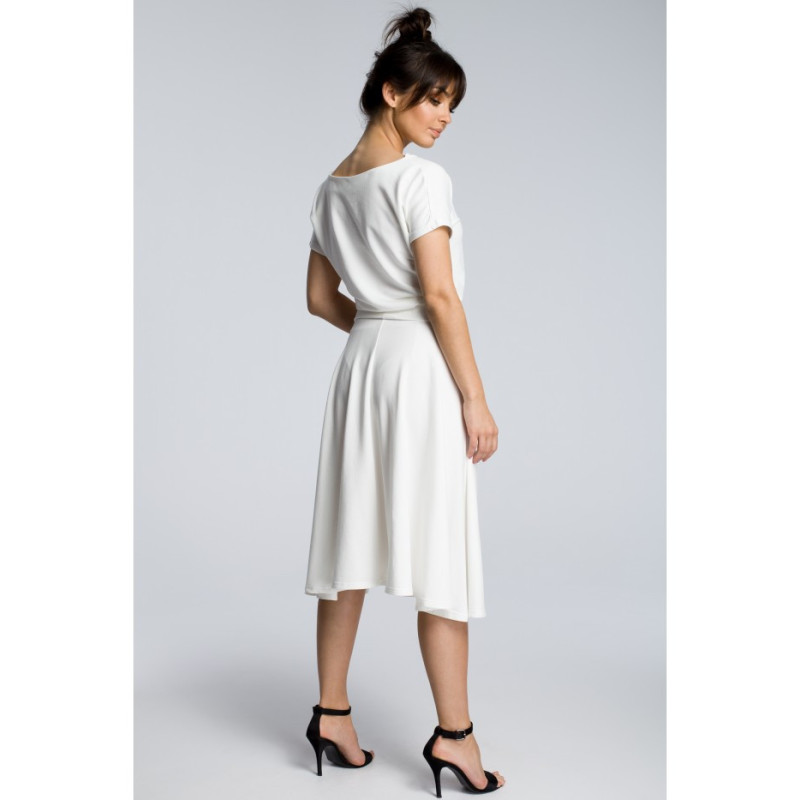 B067 Sukienka midi z rozkloszowanym dołem - ecru