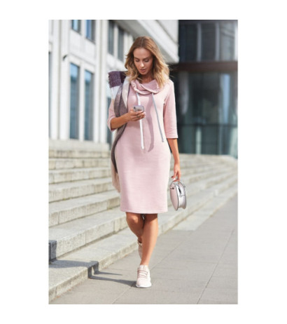 M391 Prosta sukienka dresowa z kołnierzem - pudrowa