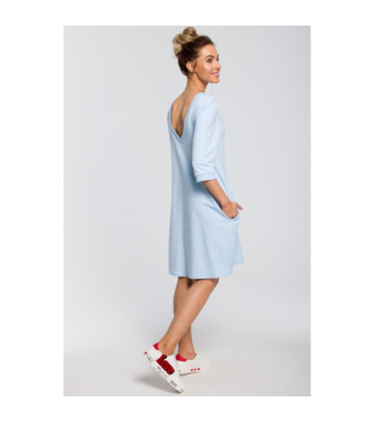 M417 Dresowa sukienka z dekoltem na plecach - błękitna