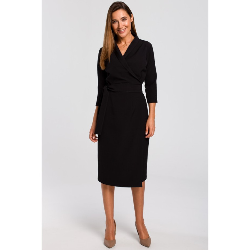 S175 Kopertowa sukienka z paskiem w talii - czarna