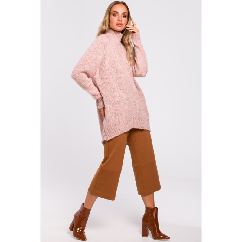 M468 Asymetryczny sweter z półgolfem - pudrowy
