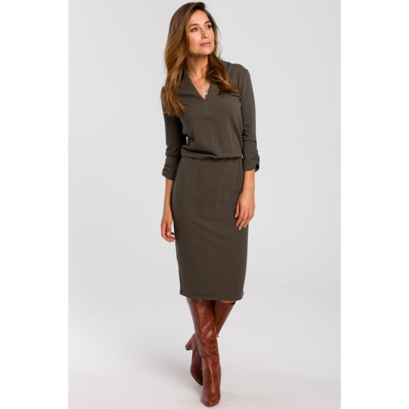 S194 Sukienka dzianinowa z dekoltem - oliwkowa