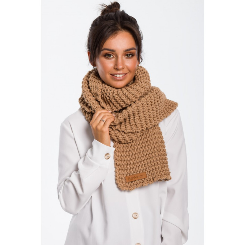 BK041 Długi szal z naszywką - karmelowy