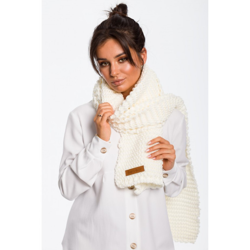 BK041 Długi szal z naszywką - ecru