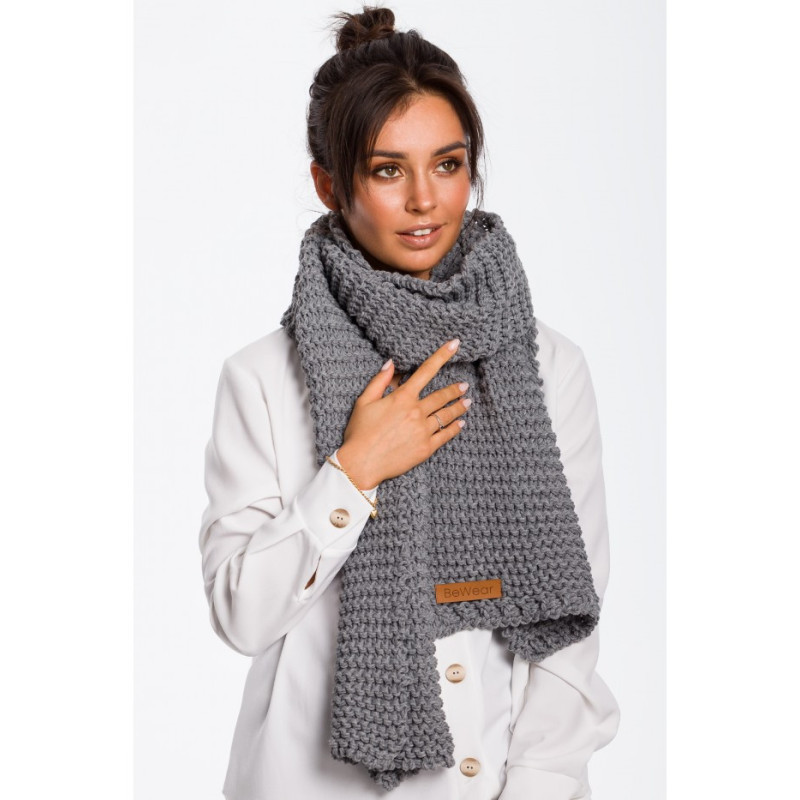 BK041 Długi szal z naszywką - szary