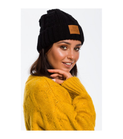 BK043 Czapka ze splotem warkoczowym - czarna