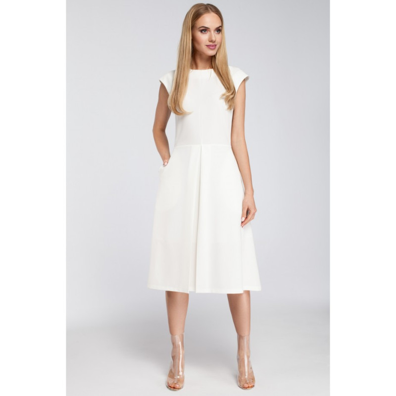 M296 Dopasowana sukienka kontrafałda - ecru