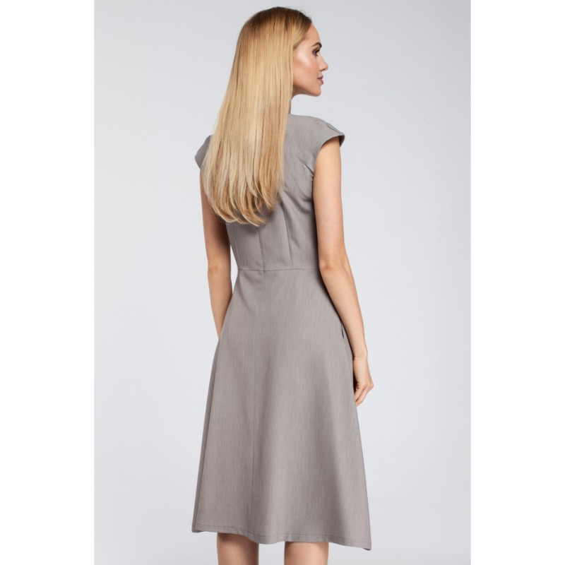 M296 Dopasowana sukienka kontrafałda - szara