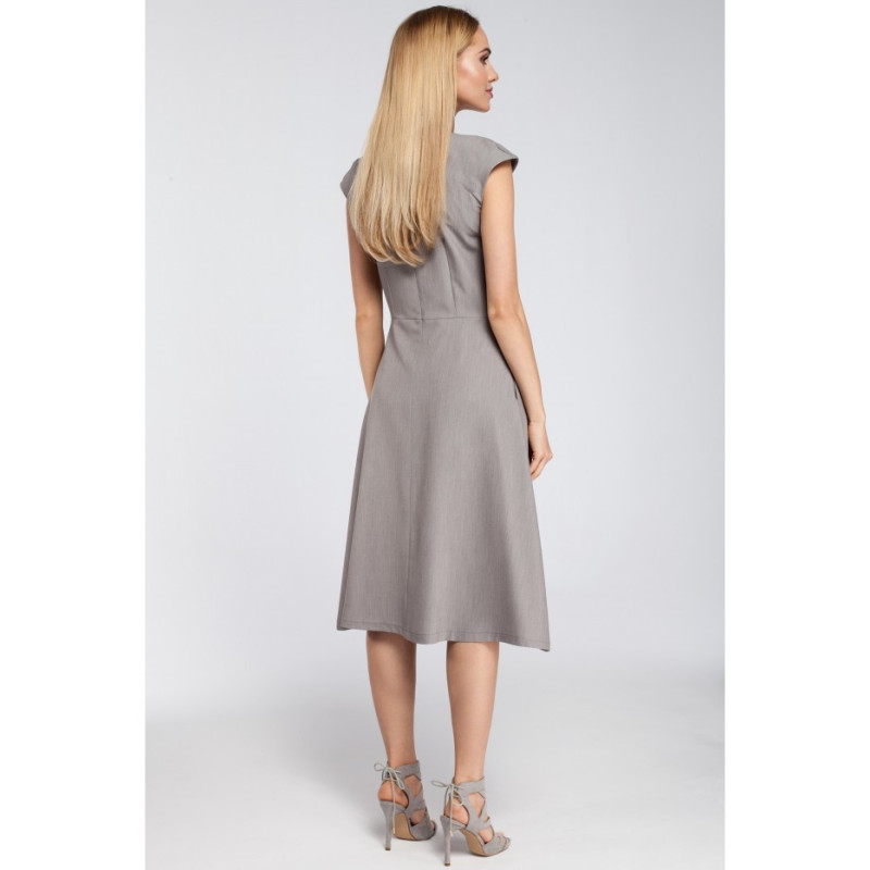 M296 Dopasowana sukienka kontrafałda - szara