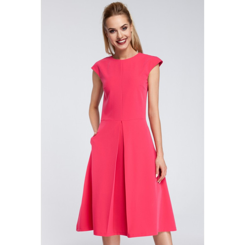 M296 Dopasowana sukienka kontrafałda - różowa