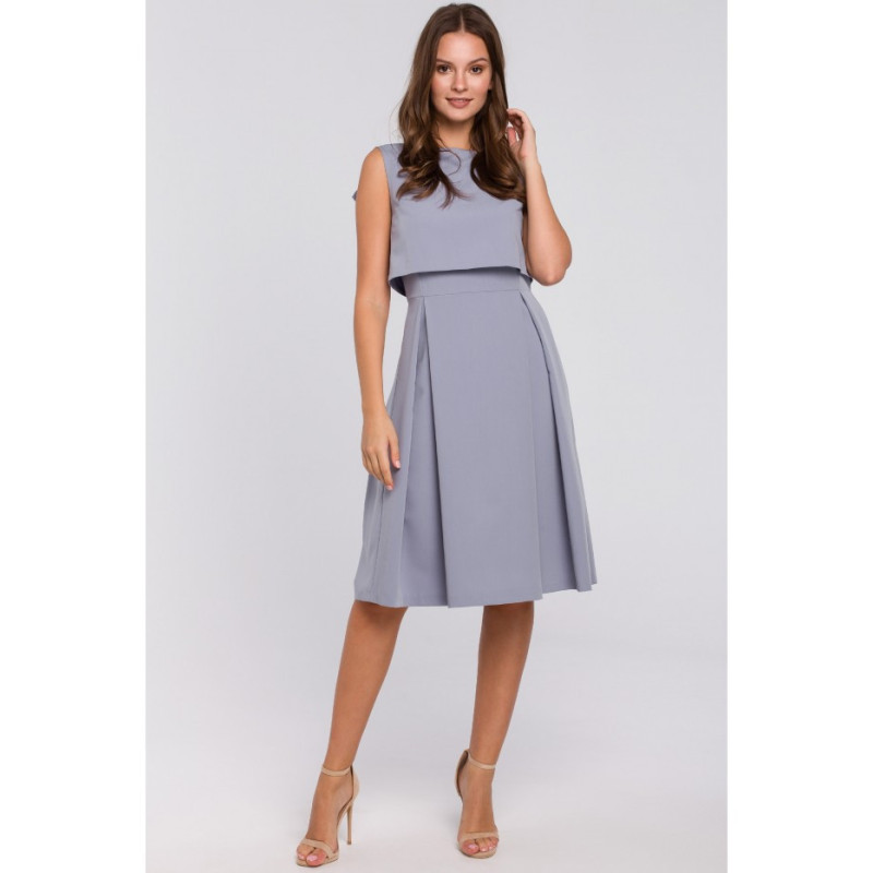 K005 Rozkloszowana sukienka ze skrzydełkami - kolor gołębi