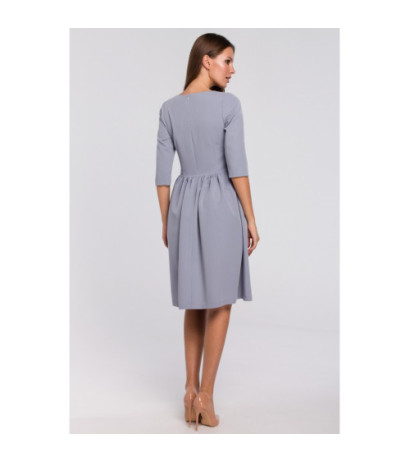 K010 Rozkloszowana sukienka odcinana w talii - kolor gołębi