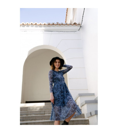 K064 Sukienka rozkloszowana z siatki z nadrukiem - model 1