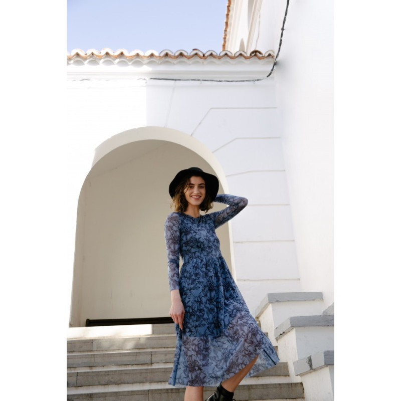 K064 Sukienka rozkloszowana z siatki z nadrukiem - model 1