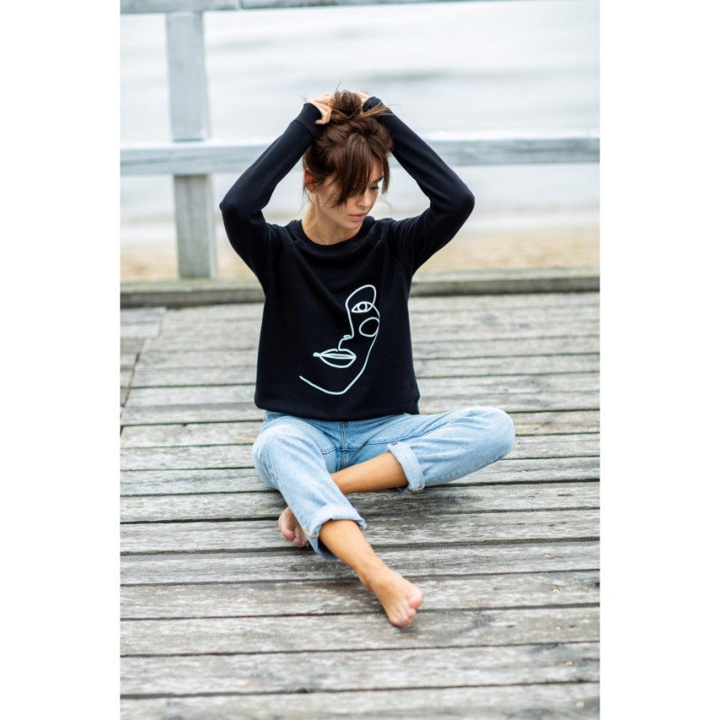 B167 Stylowa bluza z nadrukiem - czarna