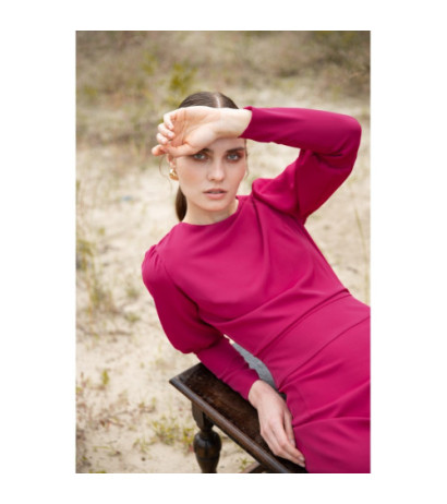 K079 Sukienka midi z wysokimi mankietami - śliwkowa