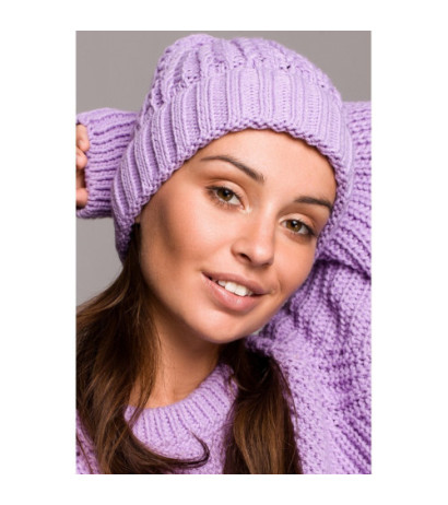 BK057 Czapka splot warkocz z wywinięciem - lawendowa