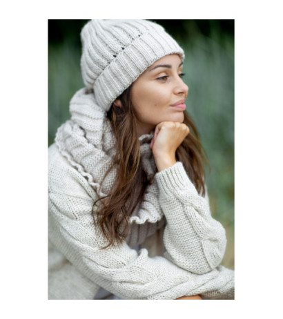 BK058 Czapka splot łańcuszek z wywinięciem - beżowa