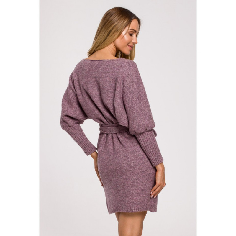 M631 Sukienka swetrowa kopertowa z wiązaniem - wrzosowa