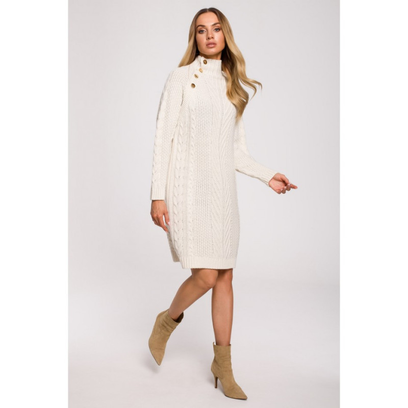 M635 Swetrowa sukienka z golfem i guzikami - beżowa