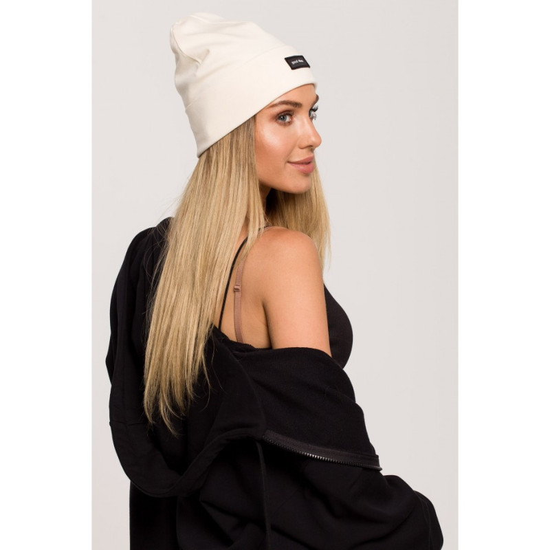 M624 Czapka beanie - śmietankowa
