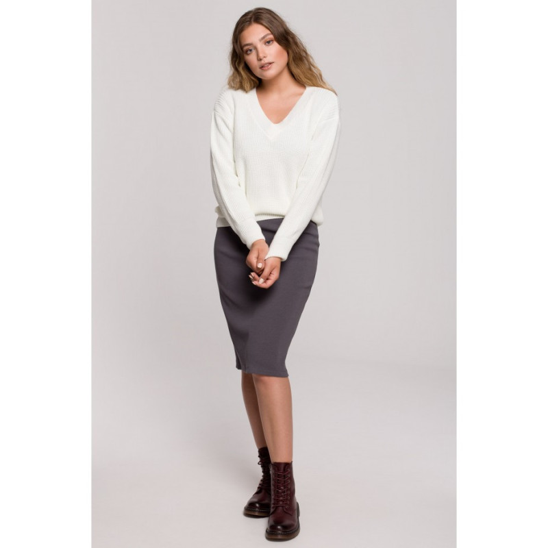 BK075 Sweter z dekoltem w serek - ecru