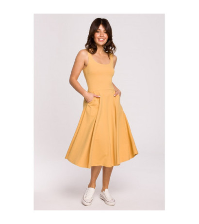 B218 Sukienka rozkloszowana na cienkich ramiączkach - miodowa