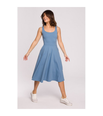 B218 Sukienka rozkloszowana na cienkich ramiączkach - niebieska