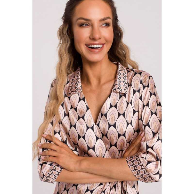 M668 Sukienka z nadrukiem na zakładkę z paskiem - model 3