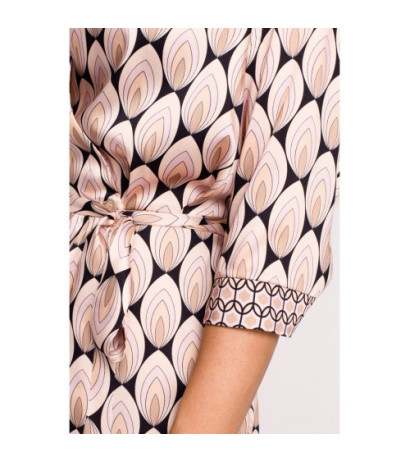 M668 Sukienka z nadrukiem na zakładkę z paskiem - model 3