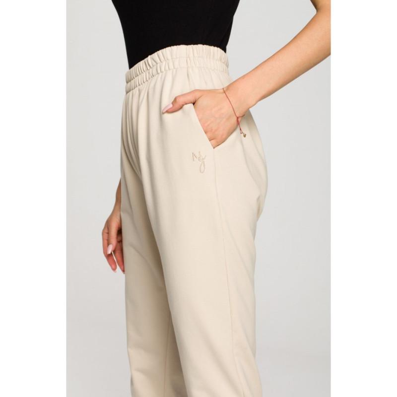 M692 Spodnie dresowe z rozcięciami na dole - piaskowe