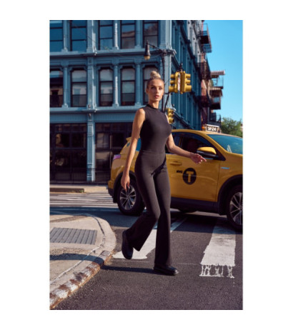 M704 Elastyczne spodnie z poszerzonymi nogawkami - czarne