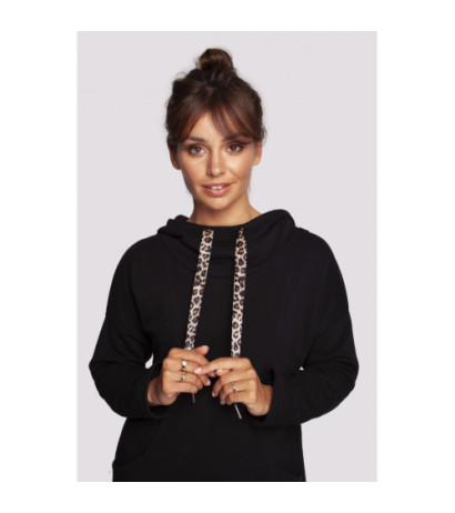 B238 Sukienka z wysokim kołnierzem i kieszeniami - czarna