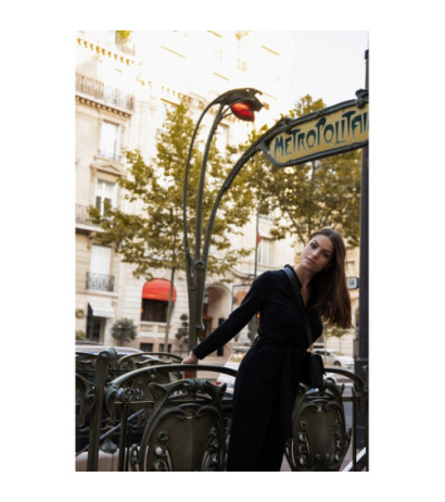 B248 Kombinezon z kołnierzem i paskiem - czarny