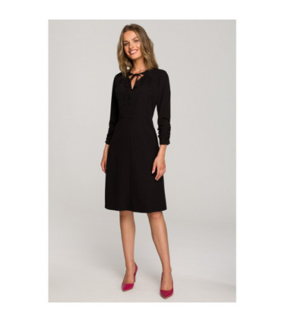 S325 Sukienka z wiązaniem w dekolcie - czarna