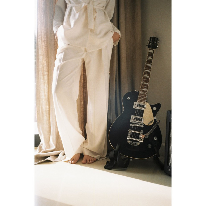 B252 Spodnie z ozdobnymi guzikami - śmietankowe