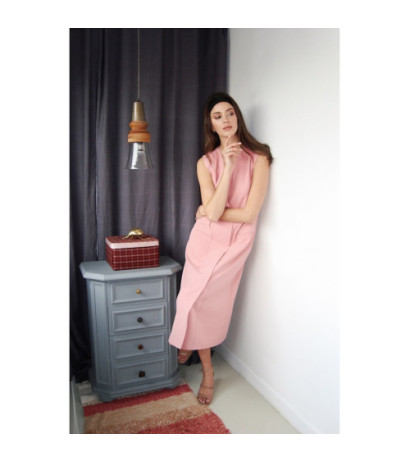 B254 Prosta sukienka midi bez rękawów - różowa