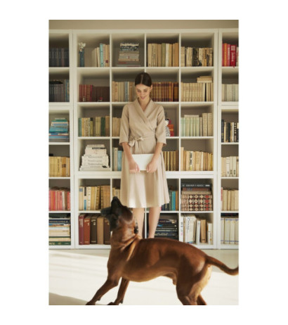 B255 Sukienka kopertowa z kołnierzem szalowym - beżowa