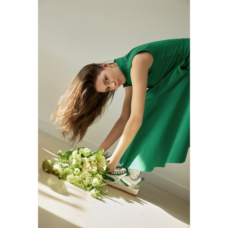 B261 Sukienka bawełniana z rozkloszowanym dołem - soczysta zieleń