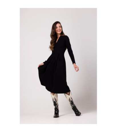 B266 Sukienka rozkloszowana z naszytymi kieszeniami - czarna