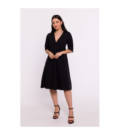 B280 Sukienka trapezowa z dekoltem V - czarna