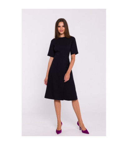 S373 Sukienka z trapezowym dołem i zakładką - czarna