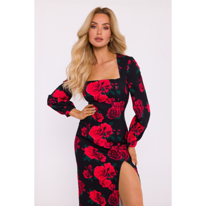 M813 Sukienka z wysokim wycięciem na nogę we wzór - model 1