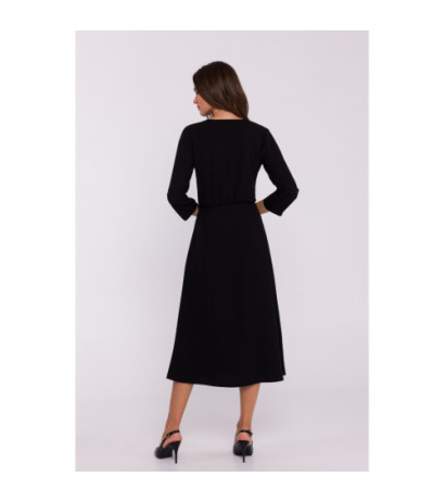 S385 Rozkloszowana sukienka z kopertowym dekoltem - czarna