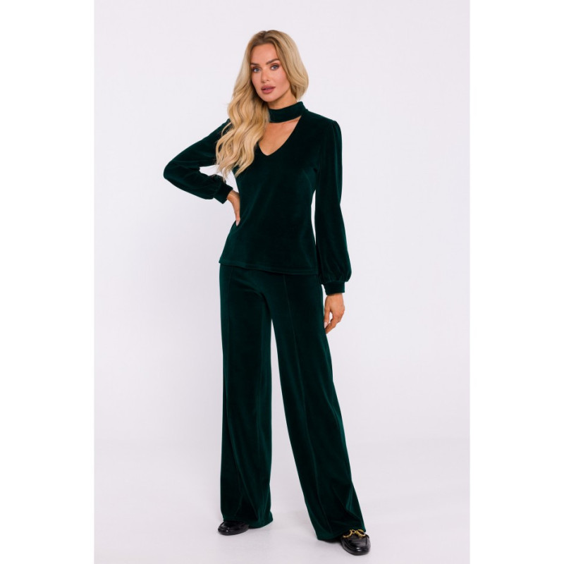 M831 Welurowa bluzka z dekoltem typu halter neck - zielona