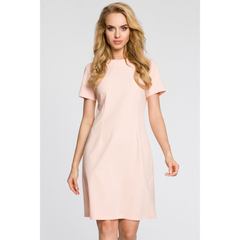 M309 Sukienka trapezowa z kontrafałdą na plecach - pudrowa