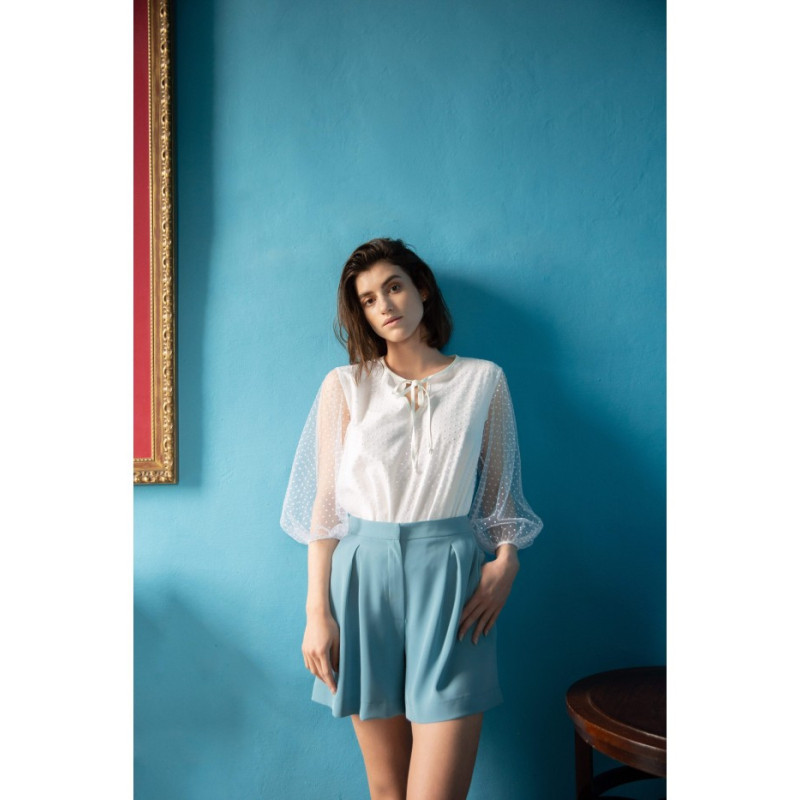 K049 Szorty z zakładkami - zimny niebieski