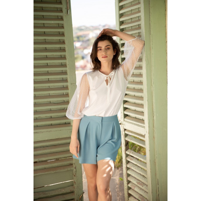 K057 Bluzka z bufiastymi rękawami i wiązaniem pod szyją - biała